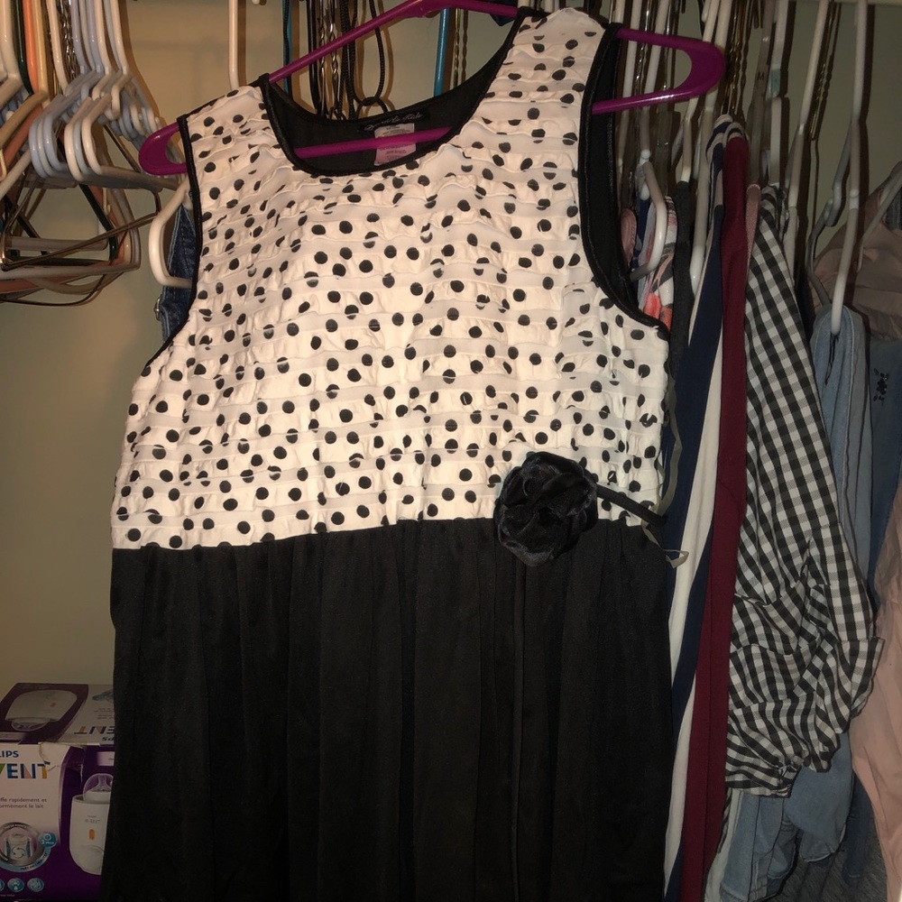 Pre-Teen Black & white dress.